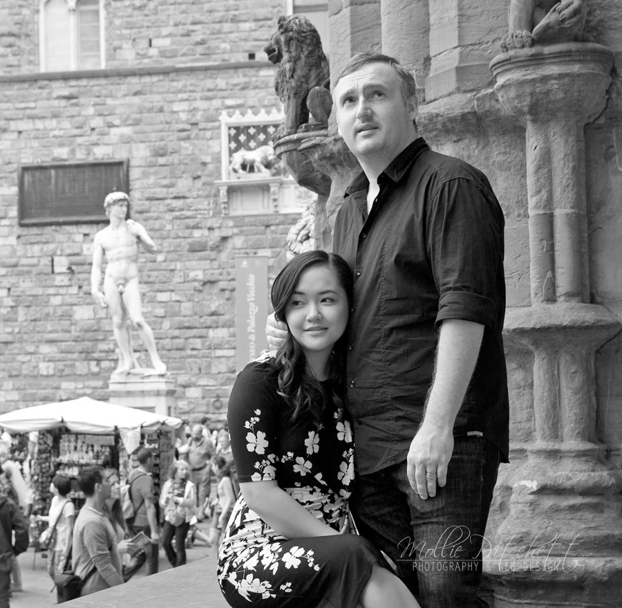 Honeymoon Photo Shoot in Florence Italy near Palazzo Vecchio