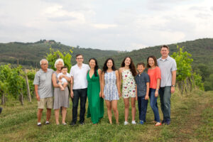 Family Reunion Photoshoot in Tuscany Italy